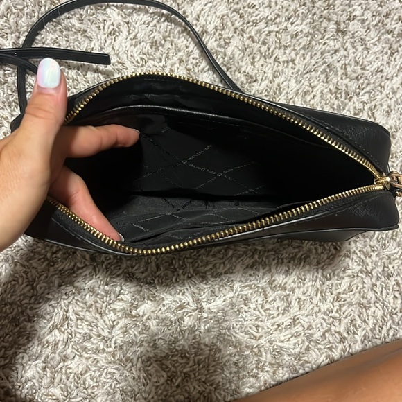 Michael Kors Jet Set Leather Crossbody Bag - Picture 2 of 4